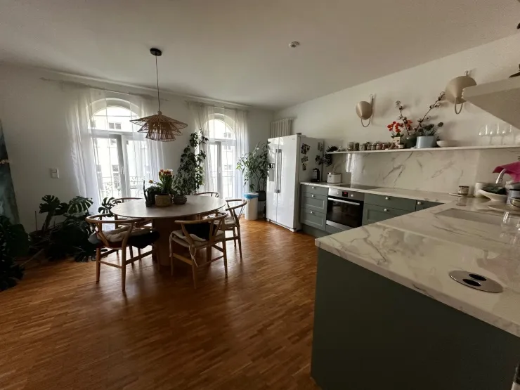 Modern bright apartment in Berlin Mitte — photo 1